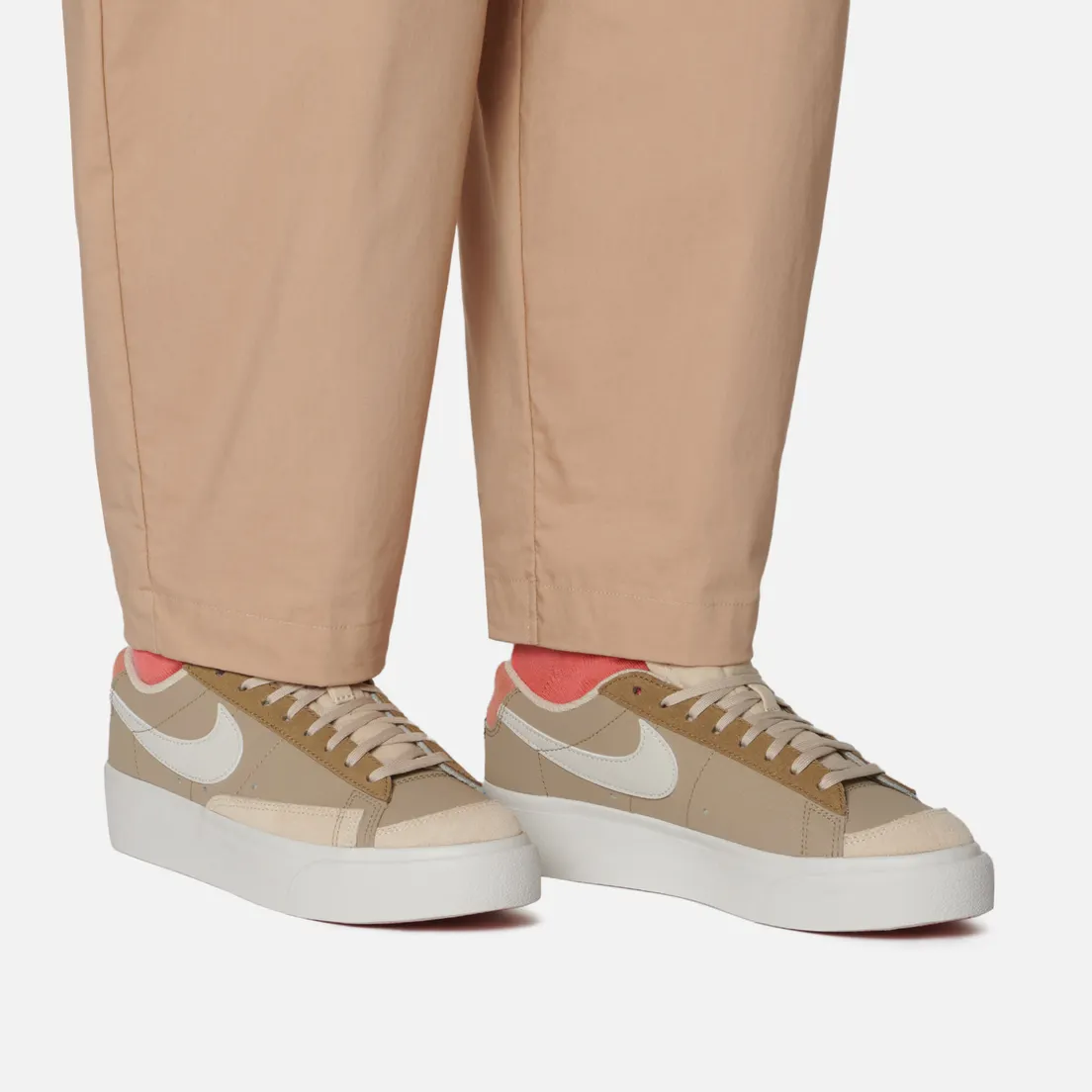 Nike Женские кроссовки Blazer Low Platform SP