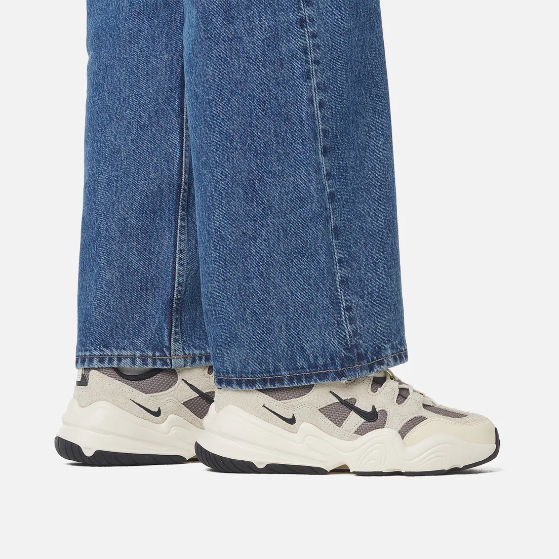 Nike Женские кроссовки Wmns Tech Hera