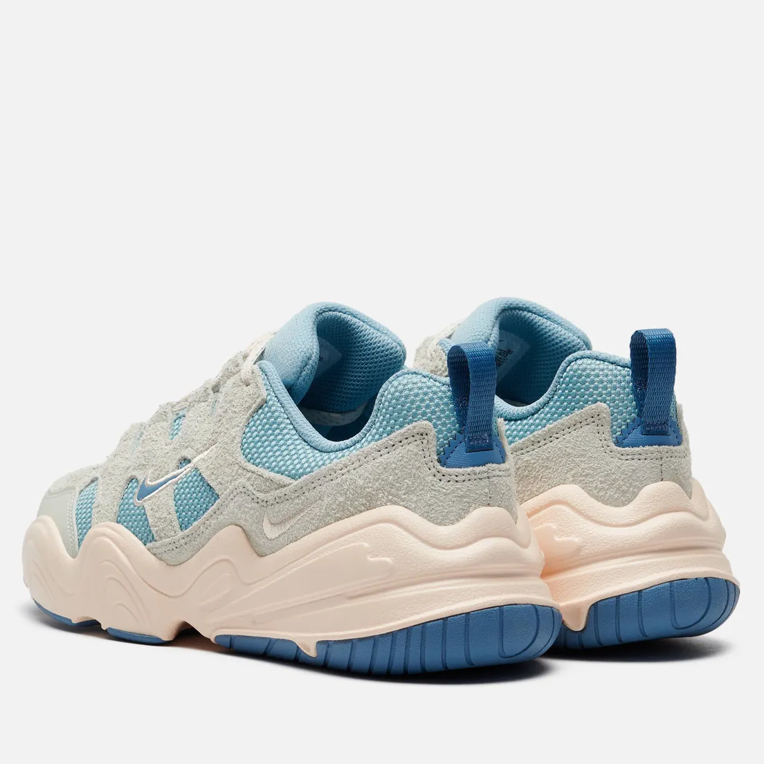Nike Женские кроссовки Wmns Tech Hera