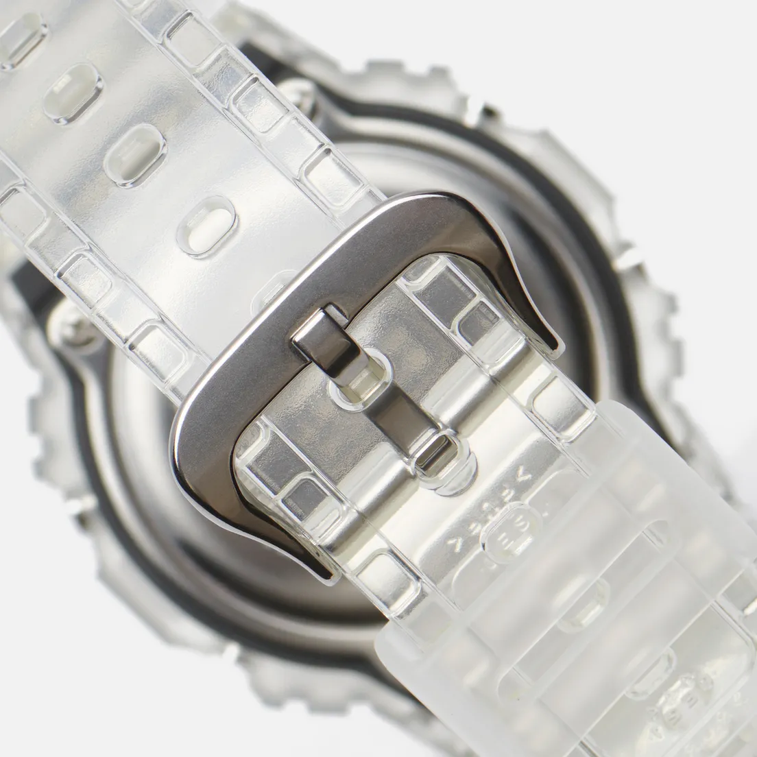 CASIO Наручные часы G-SHOCK DW-5600SRS-7 Iridescent Color