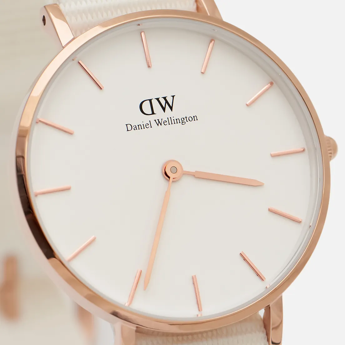 Daniel Wellington Наручные часы Petite Dover
