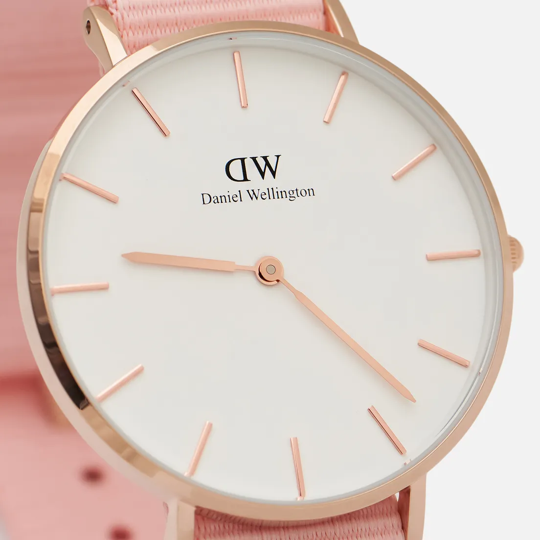 Daniel Wellington Наручные часы Petite Rosewater