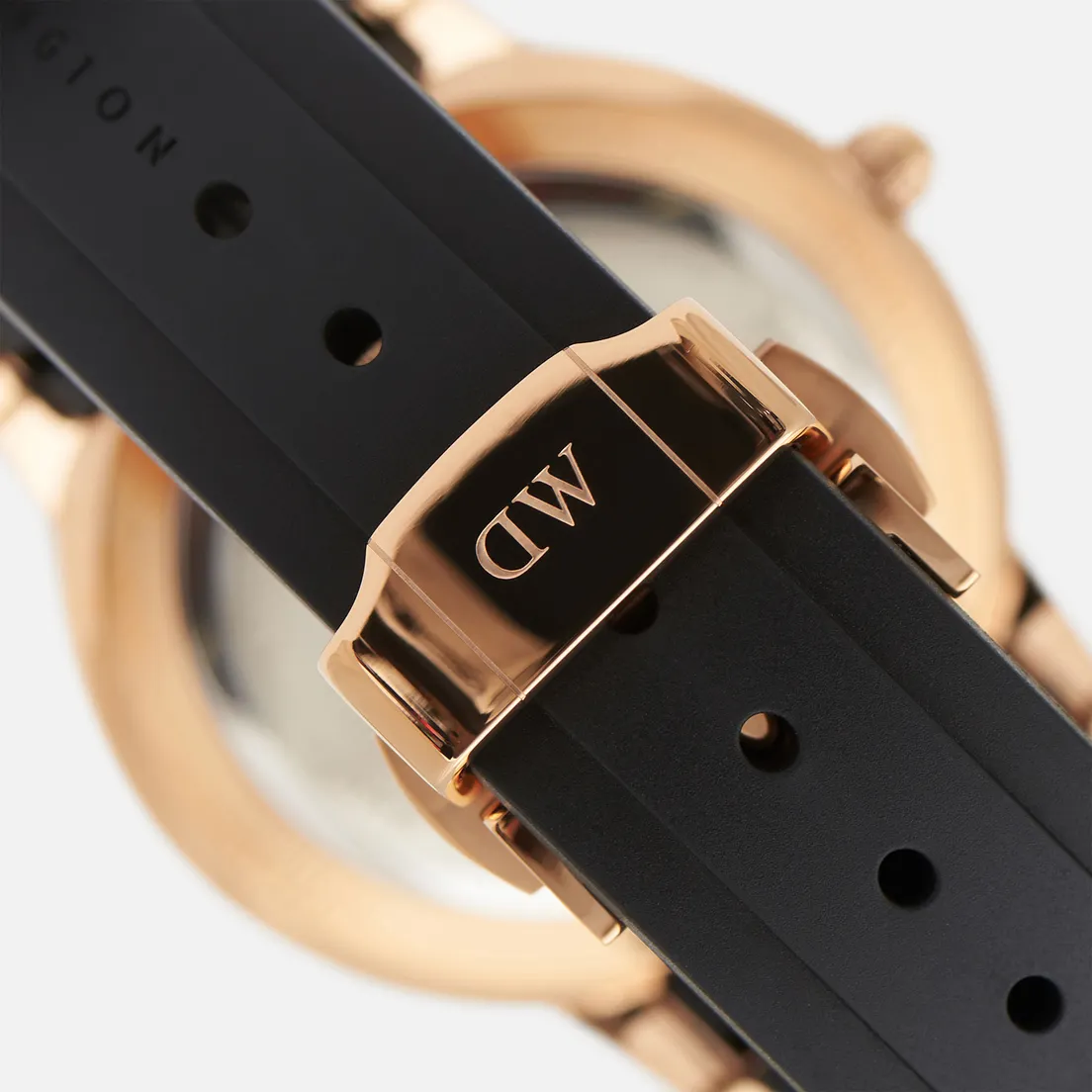 Daniel Wellington Наручные часы Iconic Motion