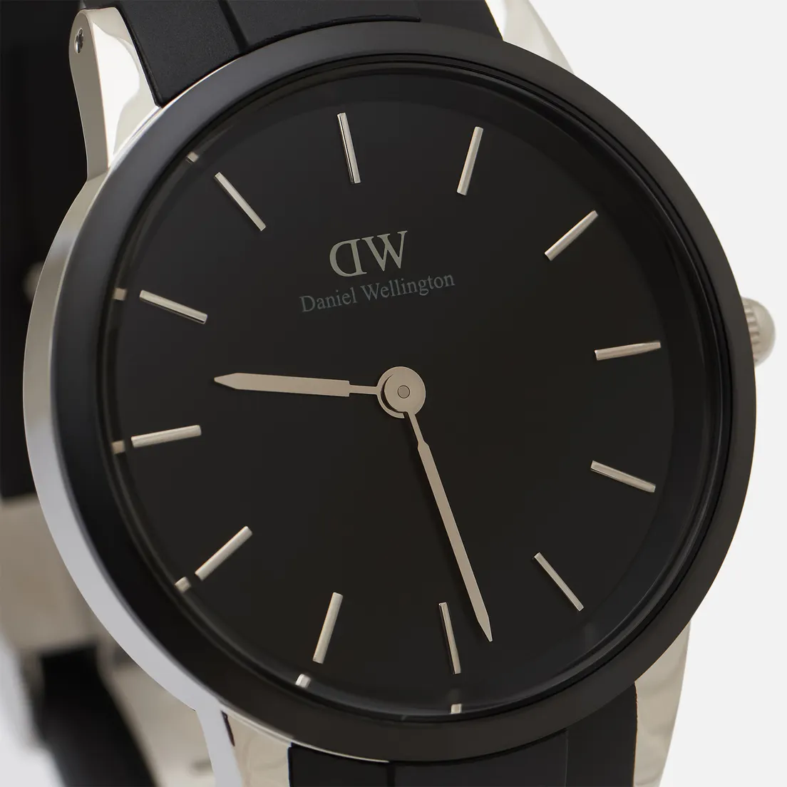Daniel Wellington Наручные часы Iconic Motion