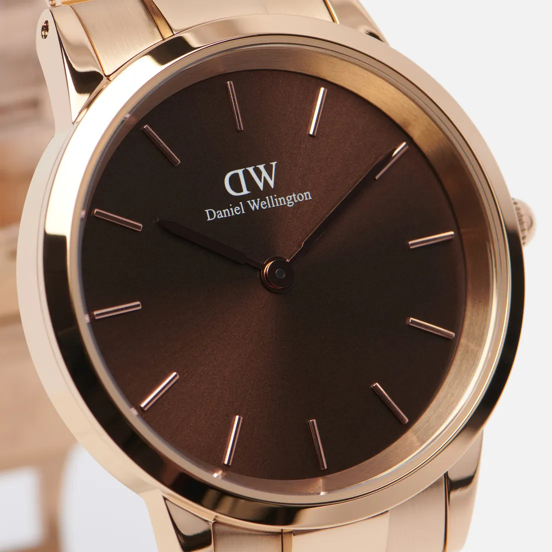 Daniel Wellington Наручные часы Iconic Amber Medium