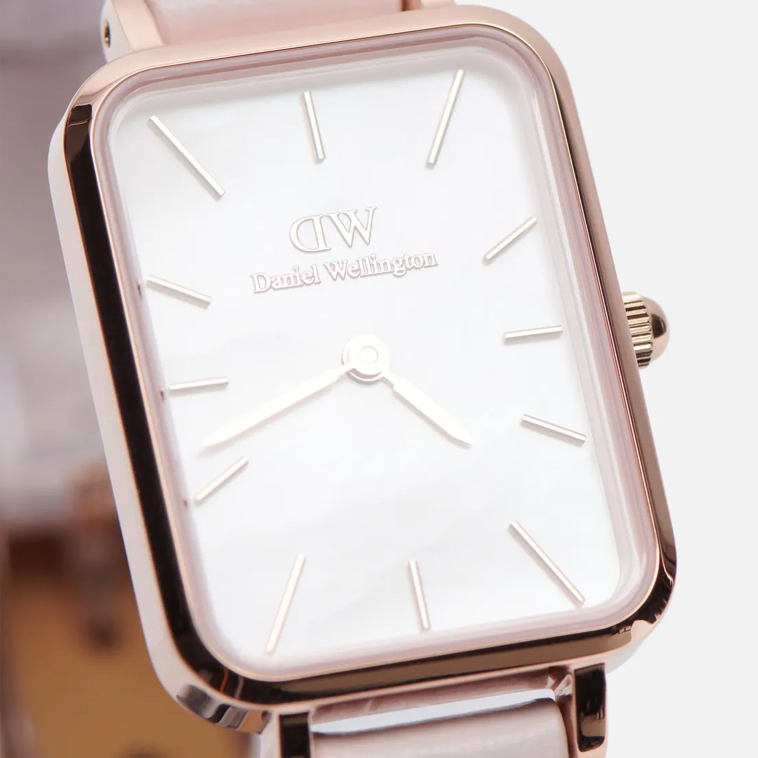 Daniel Wellington Наручные часы Quadro Pressed Rouge