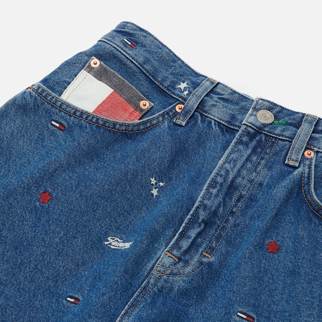 Tommy Jeans Женские джинсы Recycled Embroidery High Rise Mom