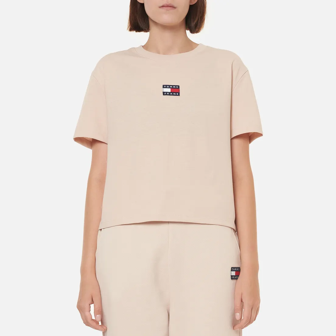 Tommy Jeans Женская футболка Tommy Center Badge