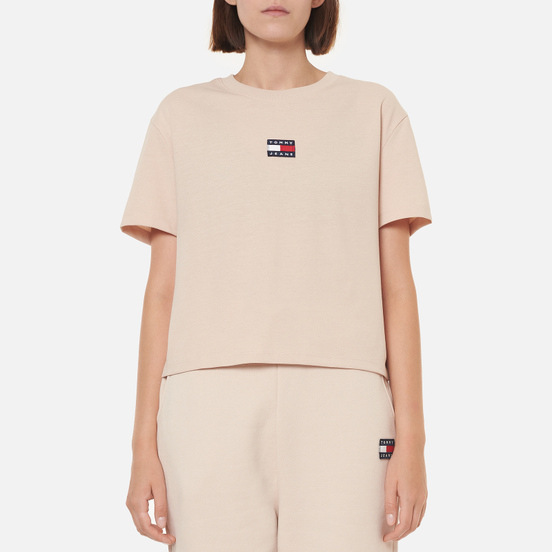 Женская футболка Tommy Jeans Tommy Center Badge Smooth Stone