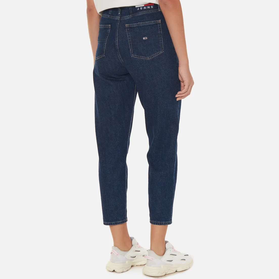 Tommy Jeans Женские джинсы Mom Ultra High Rise Tapered BE551