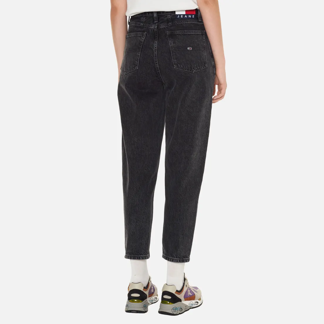 Tommy Jeans Женские джинсы Mom Ultra High Rise Tapered Faded BE572