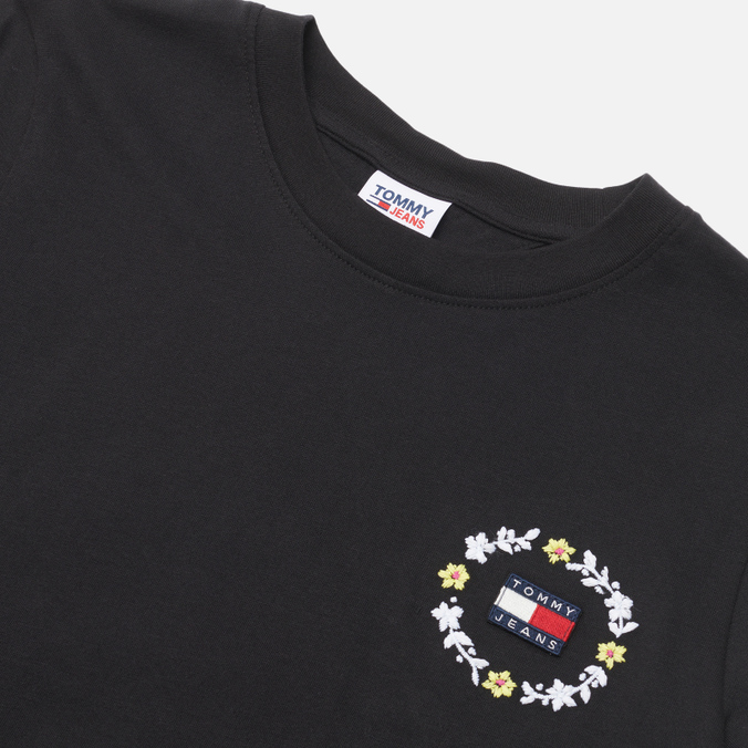 Женская футболка Tommy Jeans, цвет чёрный, размер XS DW0DW11283BDS Floral Embroidery Badge - фото 2