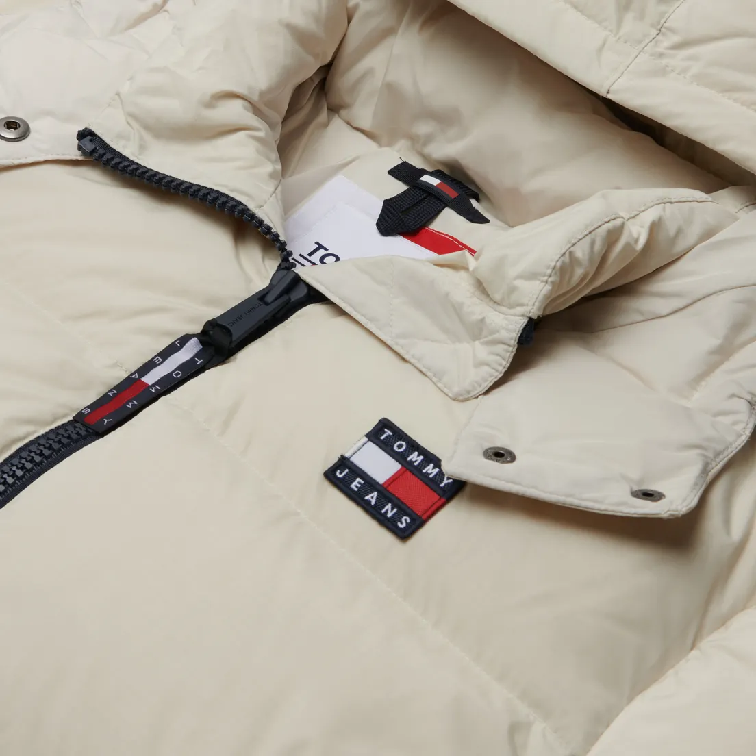 Tommy Jeans Женский пуховик Alaska Hooded Puffer
