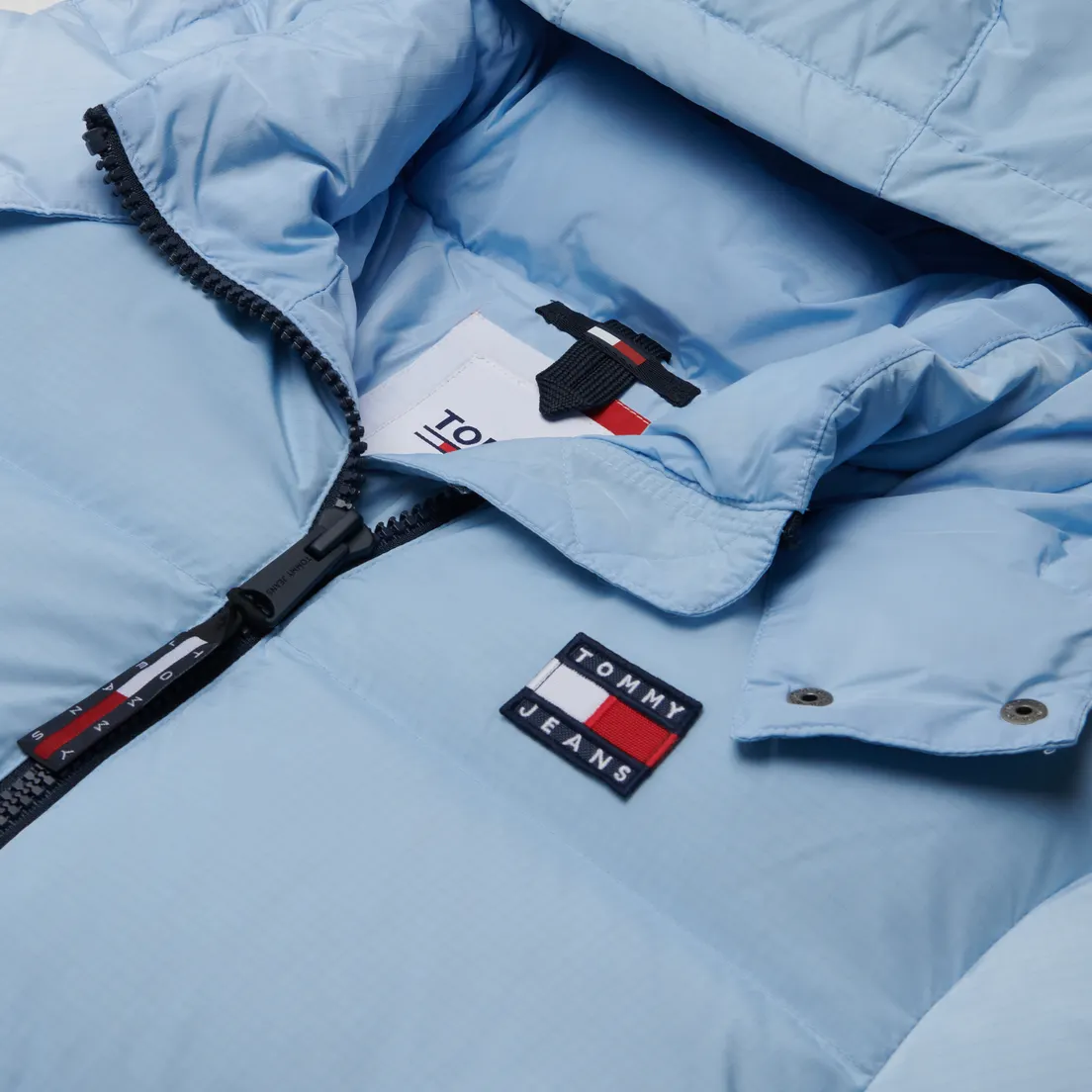 Tommy Jeans Женский пуховик Alaska Hooded Puffer