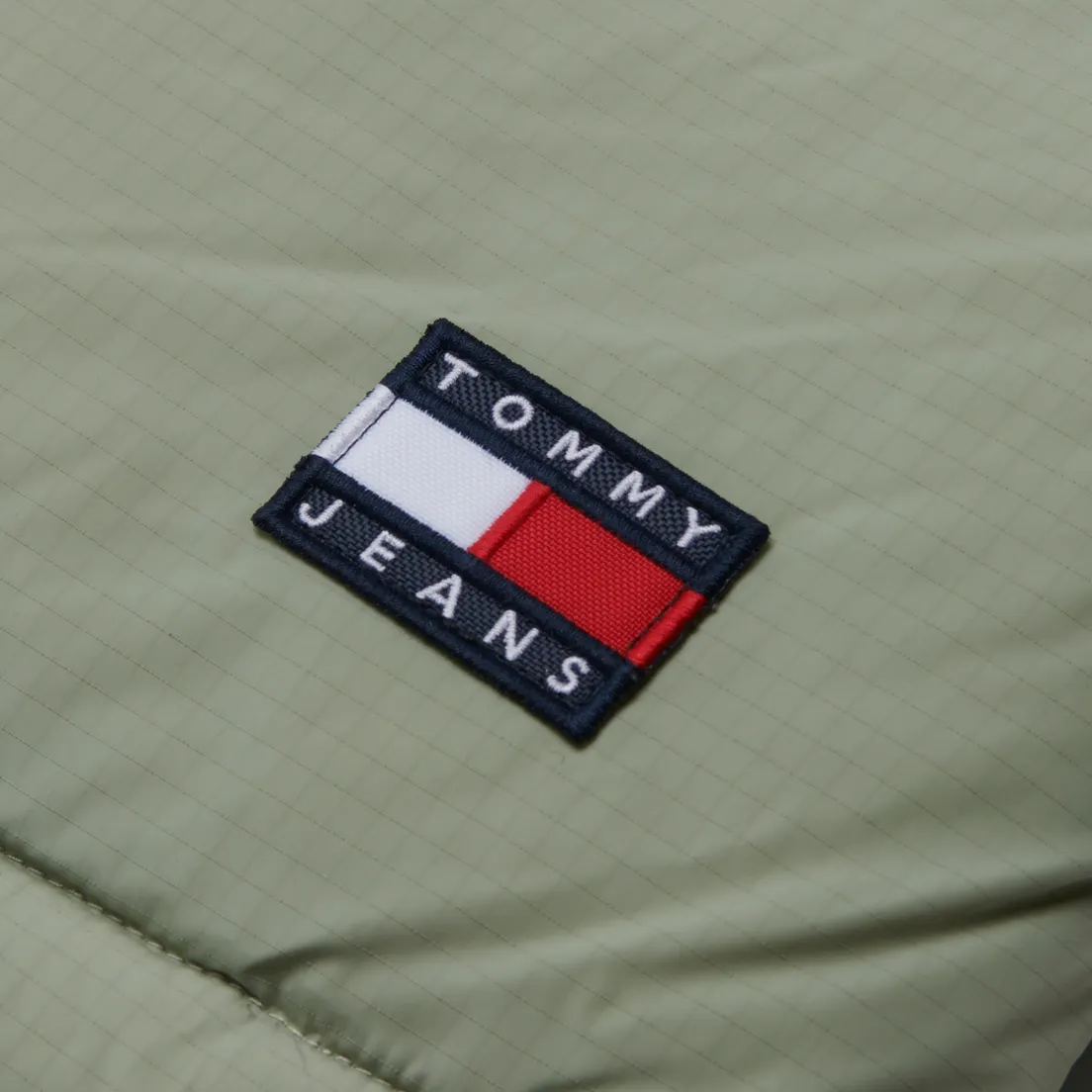 Tommy Jeans Женский пуховик Alaska Hooded Puffer