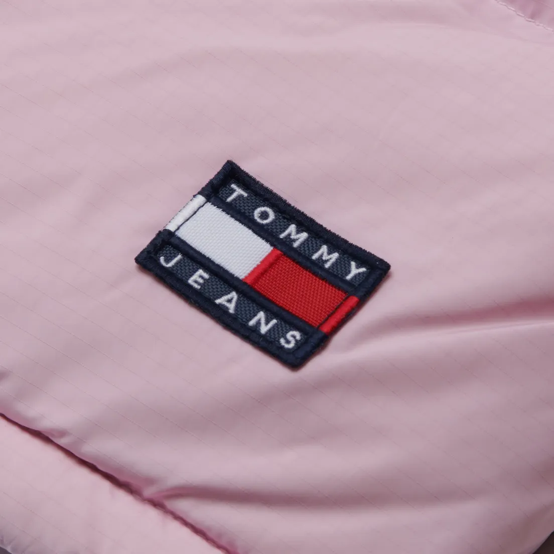 Tommy Jeans Женский пуховик Alaska Hooded Puffer