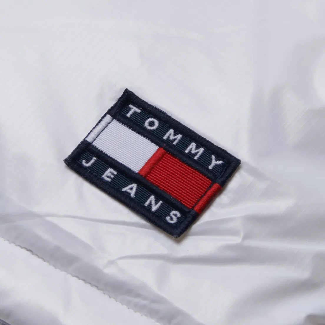 Tommy Jeans Женский пуховик Alaska Cropped Puffer