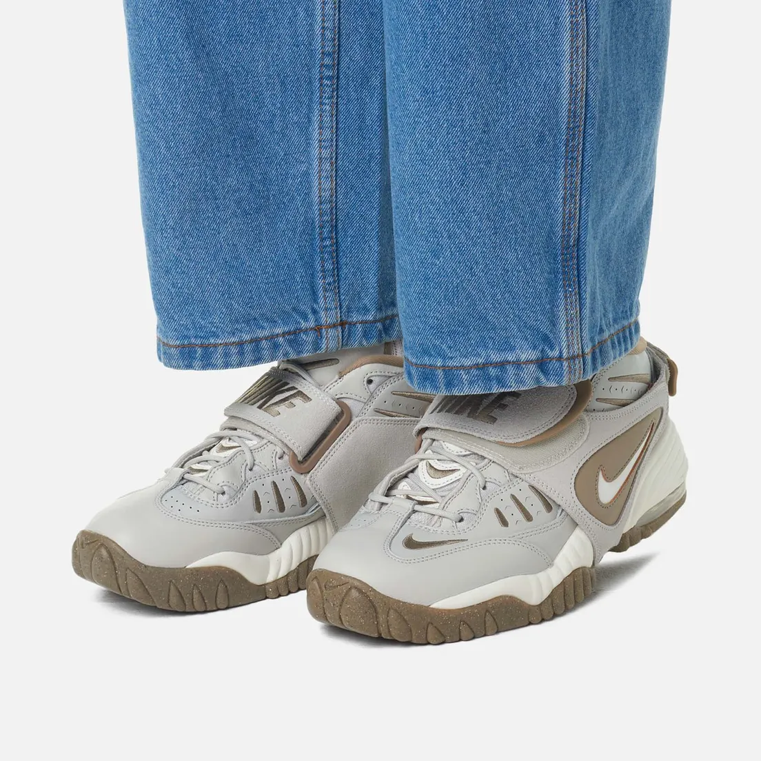 Nike Женские кроссовки Wmns Air Adjust Force