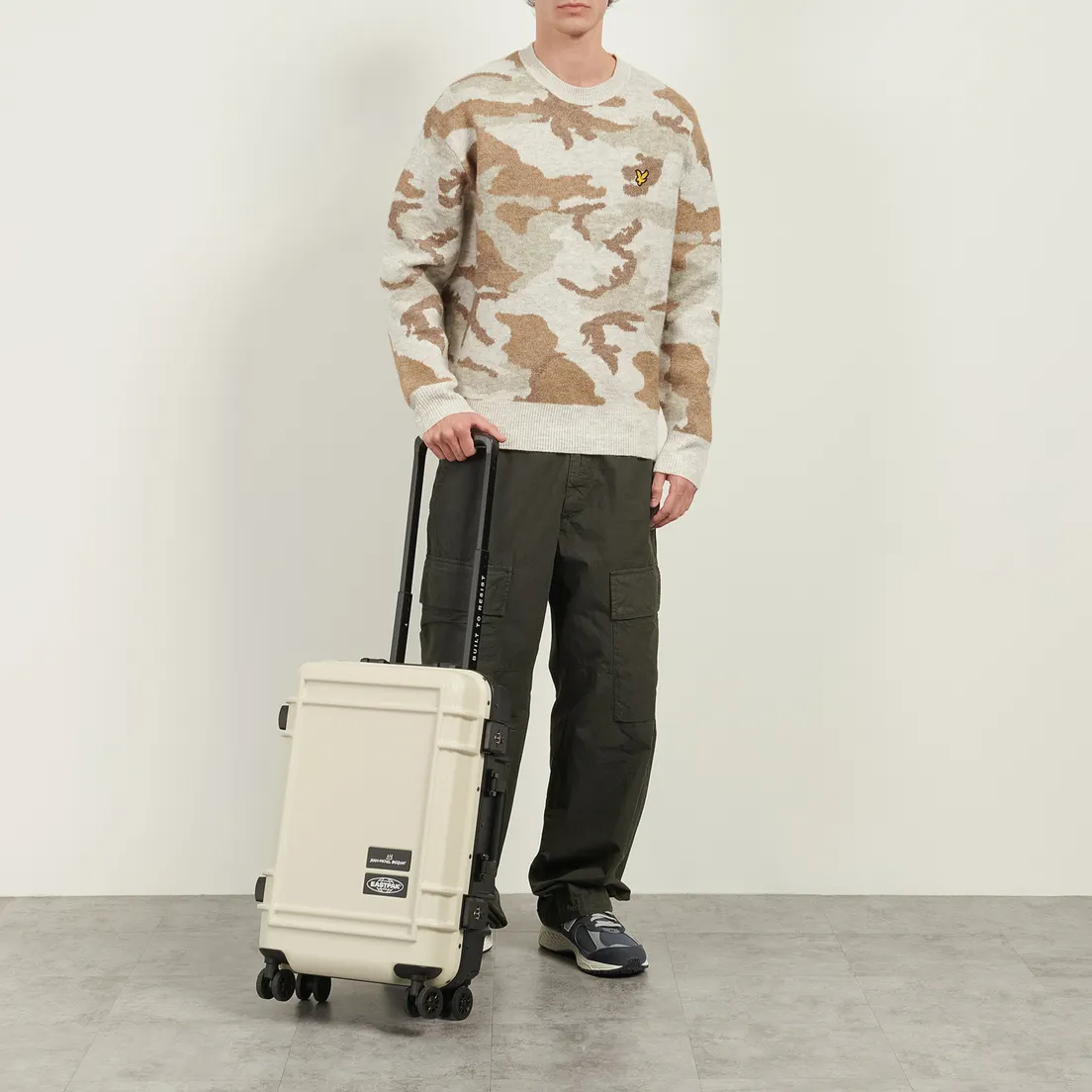 Eastpak Дорожный чемодан x Jean-Michel Basquiat Resist'r S