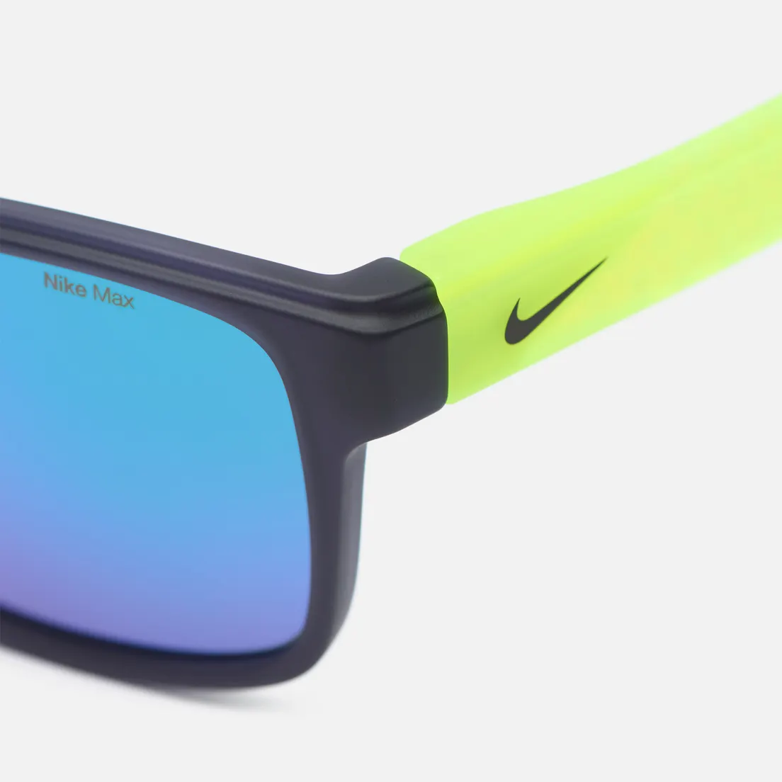 Nike Солнцезащитные очки Livefree Classic