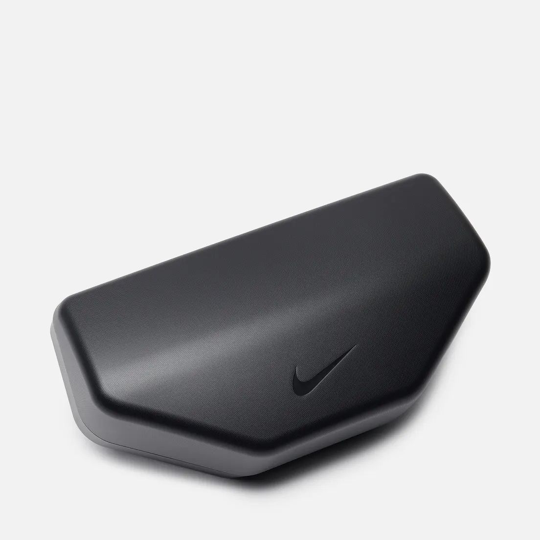 Nike Солнцезащитные очки Crescent III