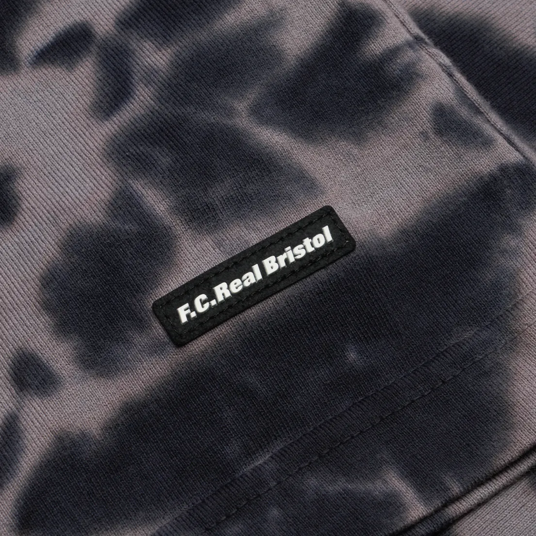 F.C. Real Bristol Мужская футболка Relax Fit Tie Dye Authnetic Logo