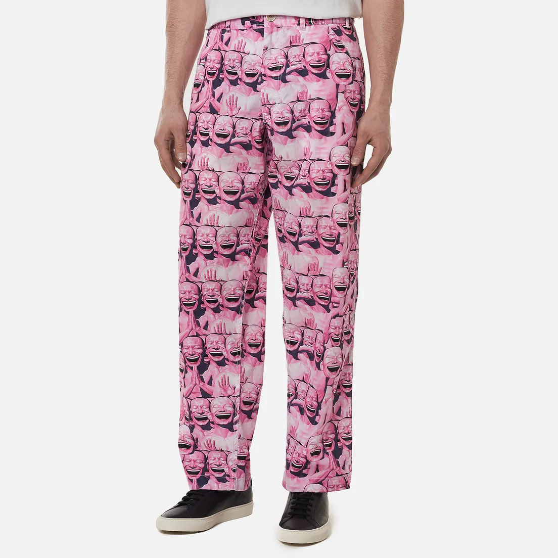 Comme des Garcons SHIRT Мужские брюки x Yue Minjun All Over Print
