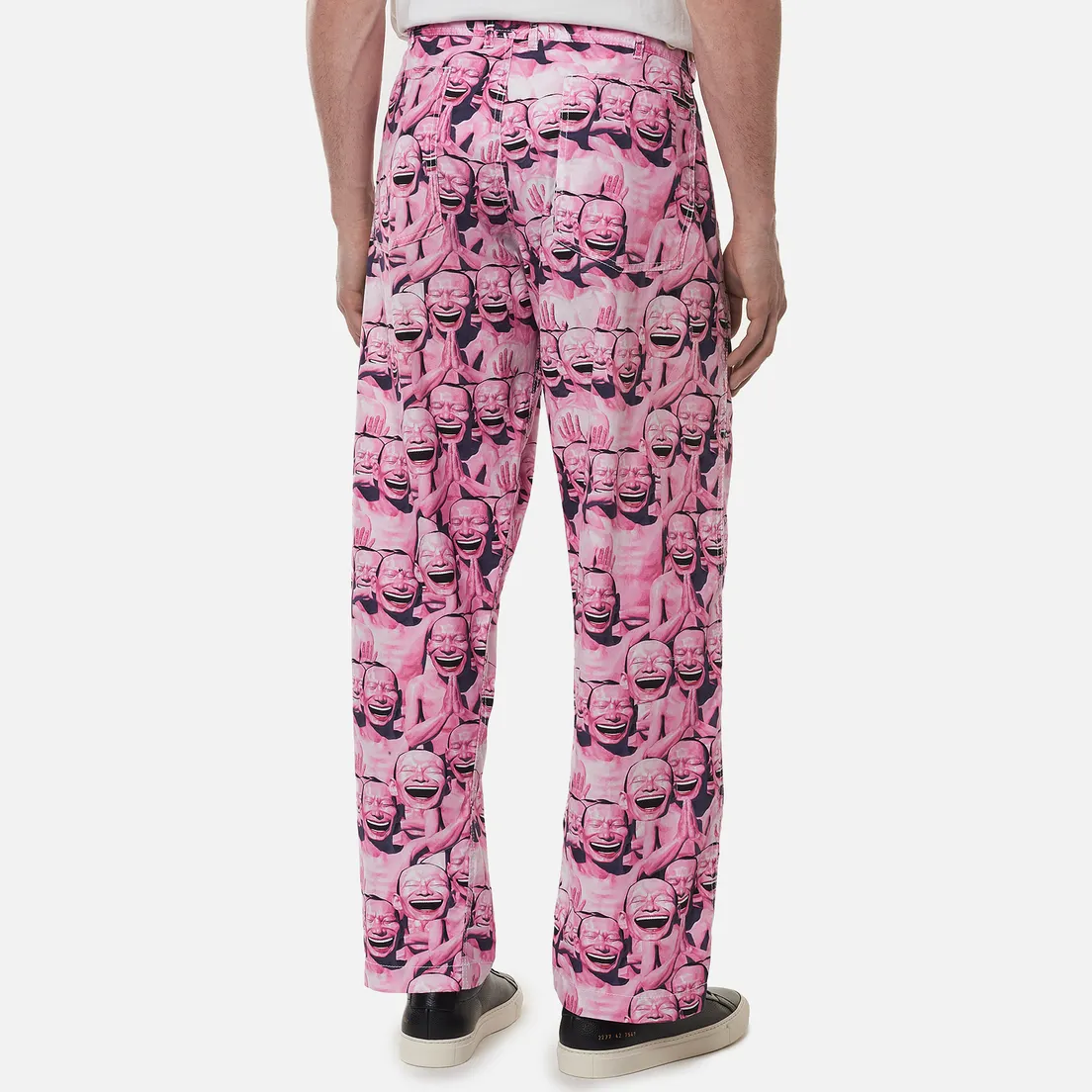 Comme des Garcons SHIRT Мужские брюки x Yue Minjun All Over Print