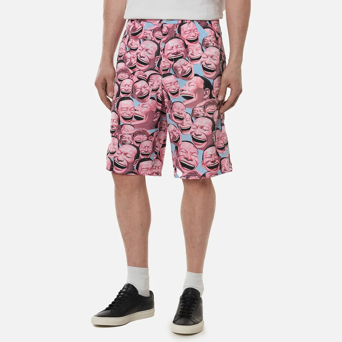 Comme des Garcons SHIRT Мужские шорты x Yue Minjun All Over Print