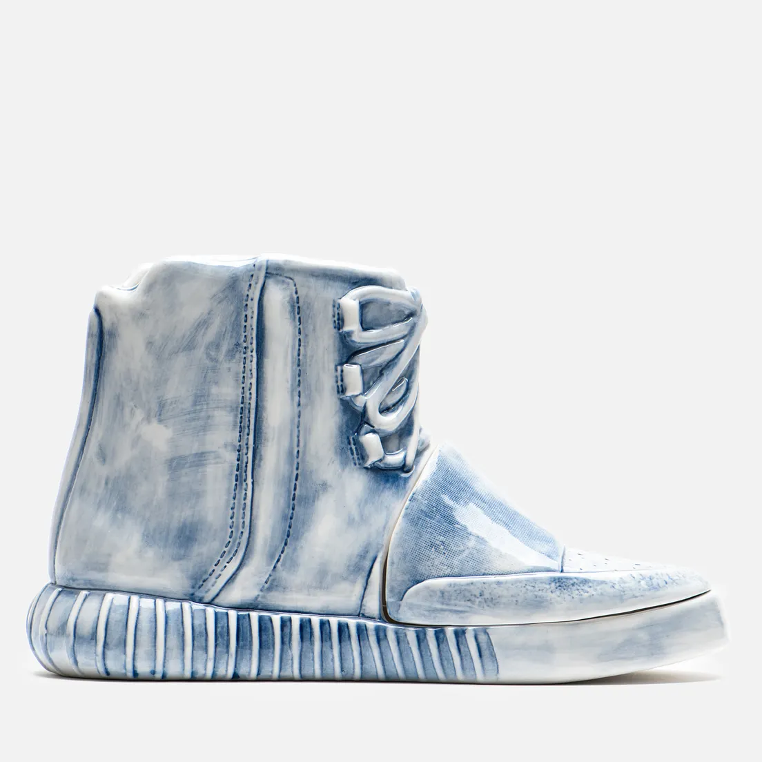 Yeenjoy Studio Фигурка YEEZY 750