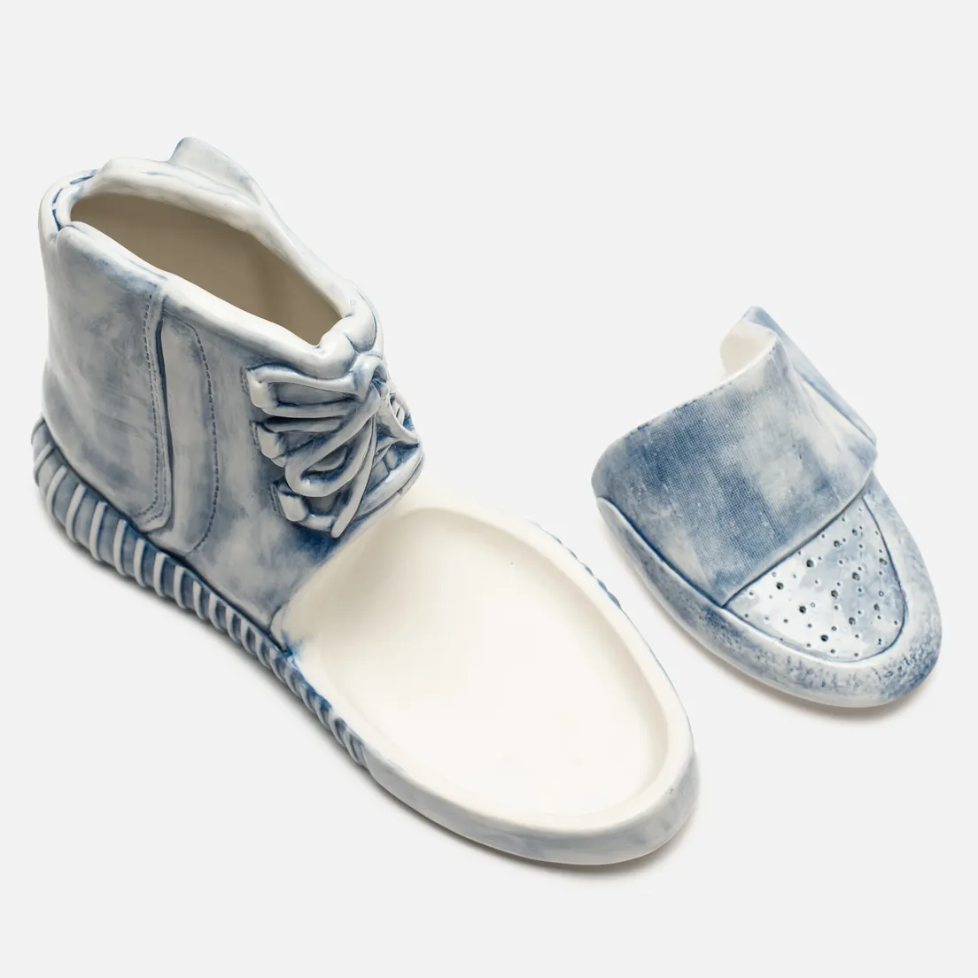 Yeenjoy Studio Фигурка YEEZY 750