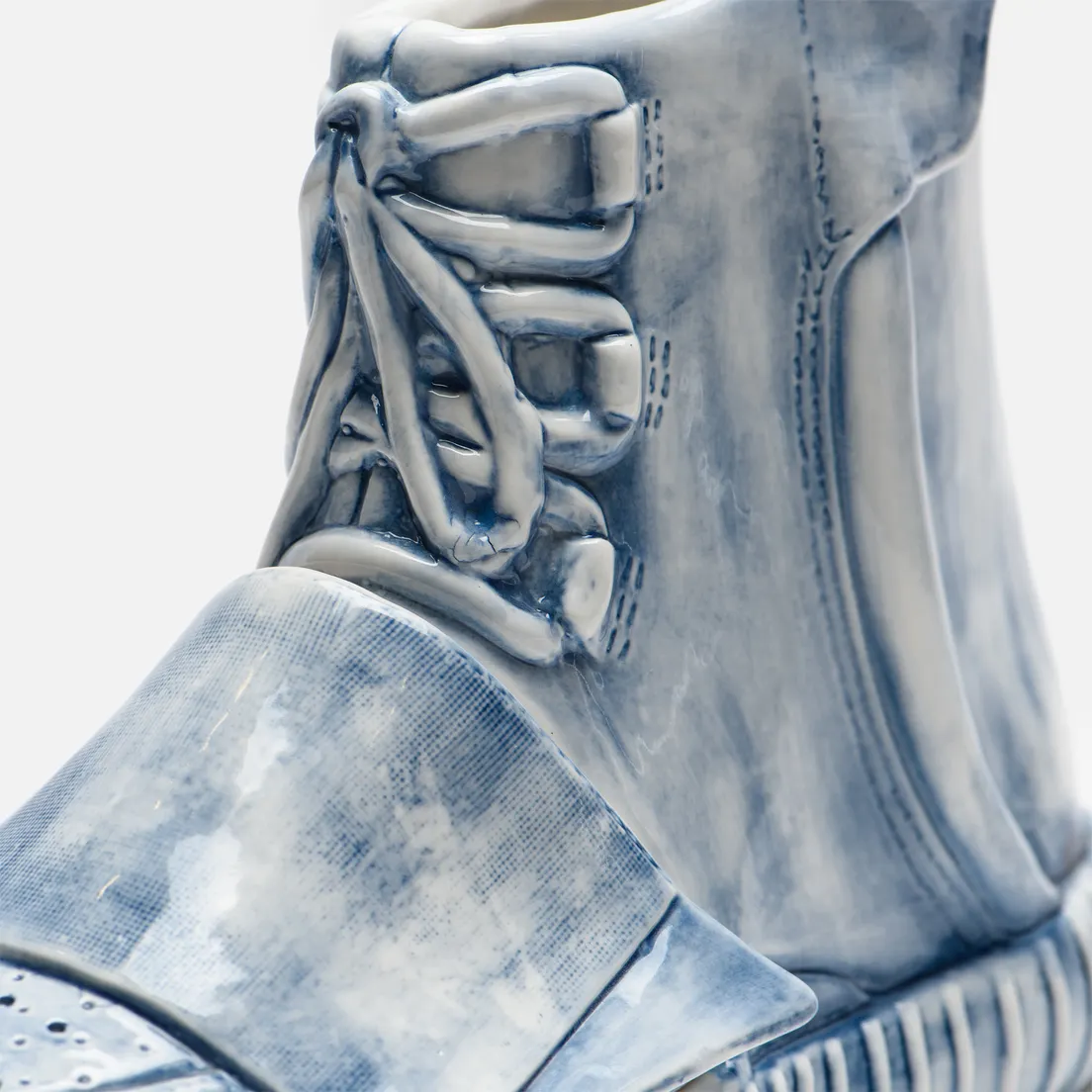 Yeenjoy Studio Фигурка YEEZY 750
