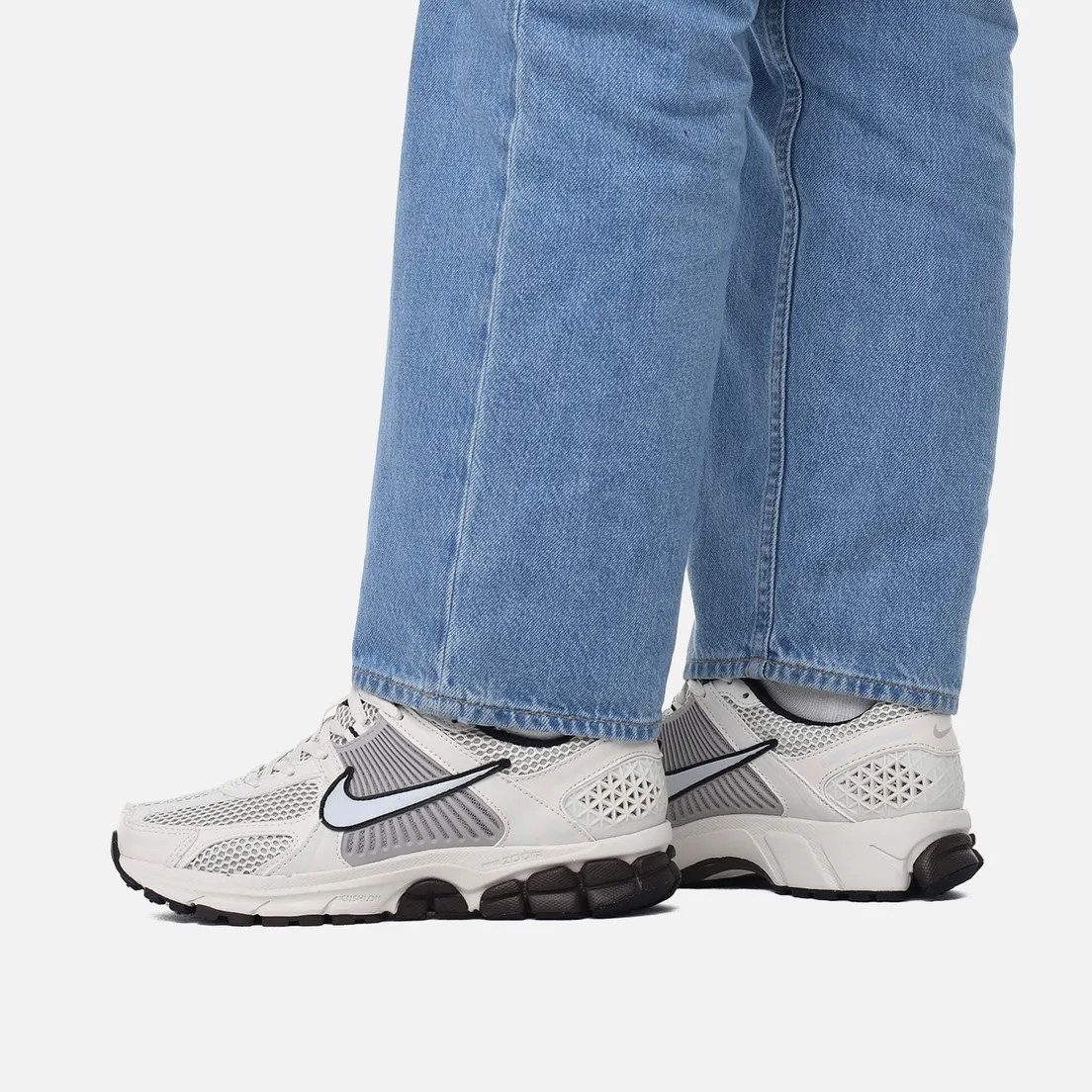 Nike Женские кроссовки Wmns Zoom Vomero 5