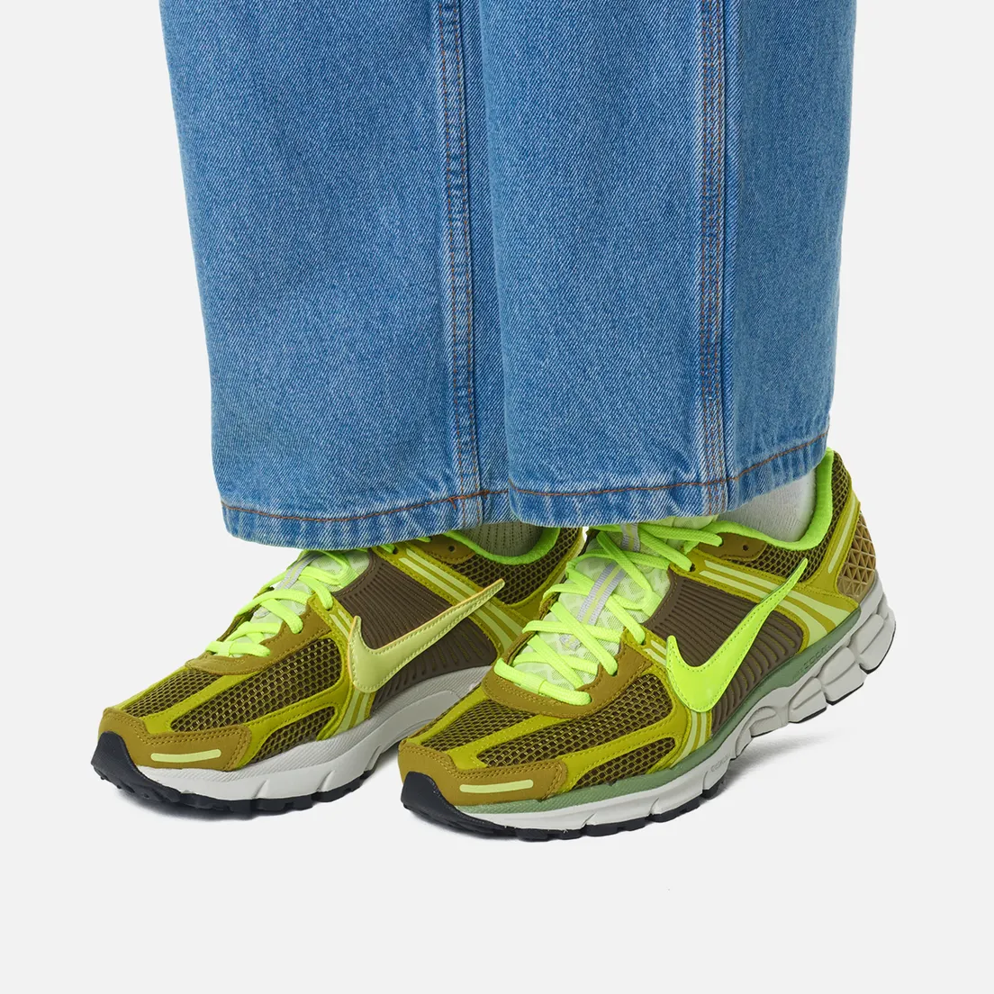 Nike Кроссовки Wmns Zoom Vomero 5