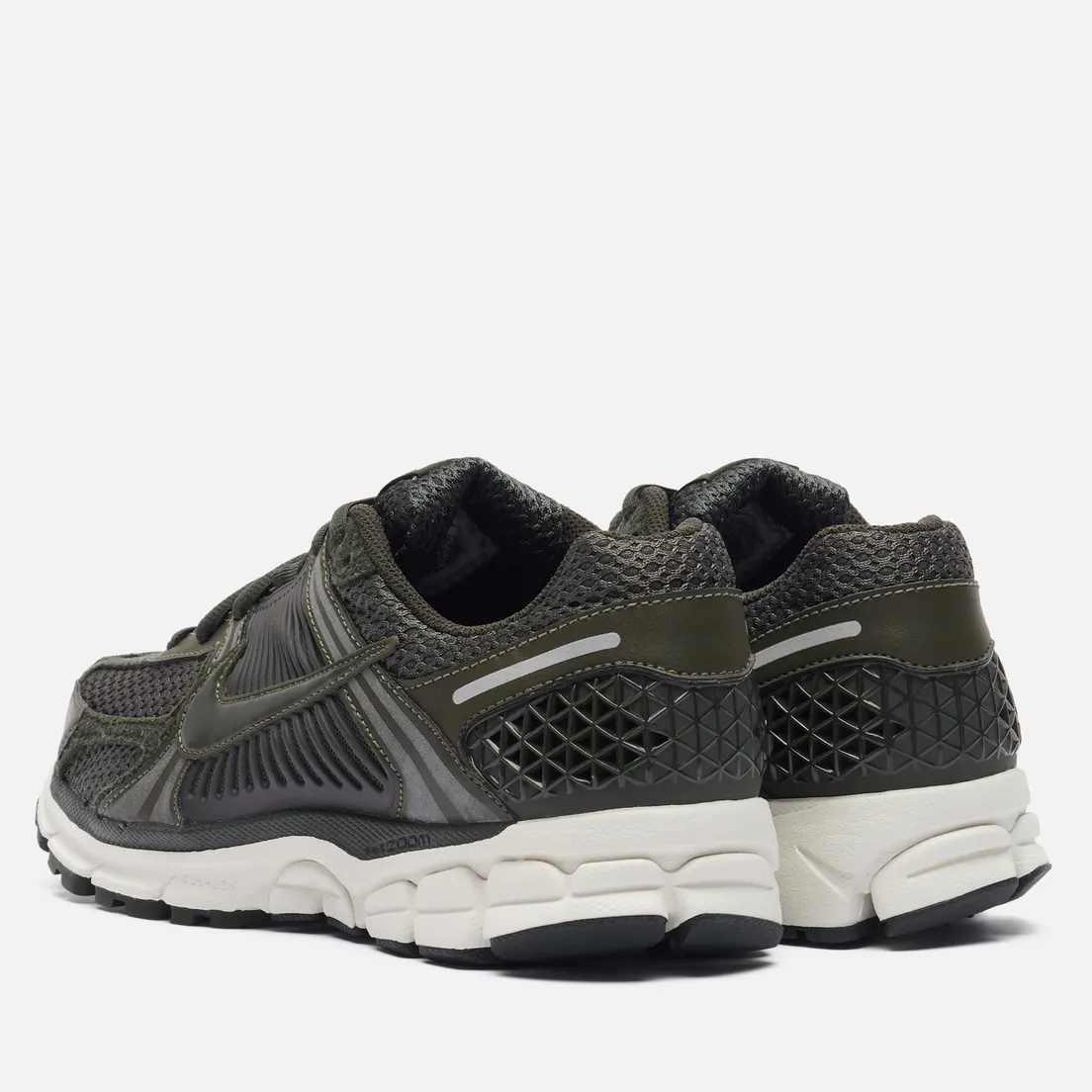 Nike Женские кроссовки Wmns Zoom Vomero 5