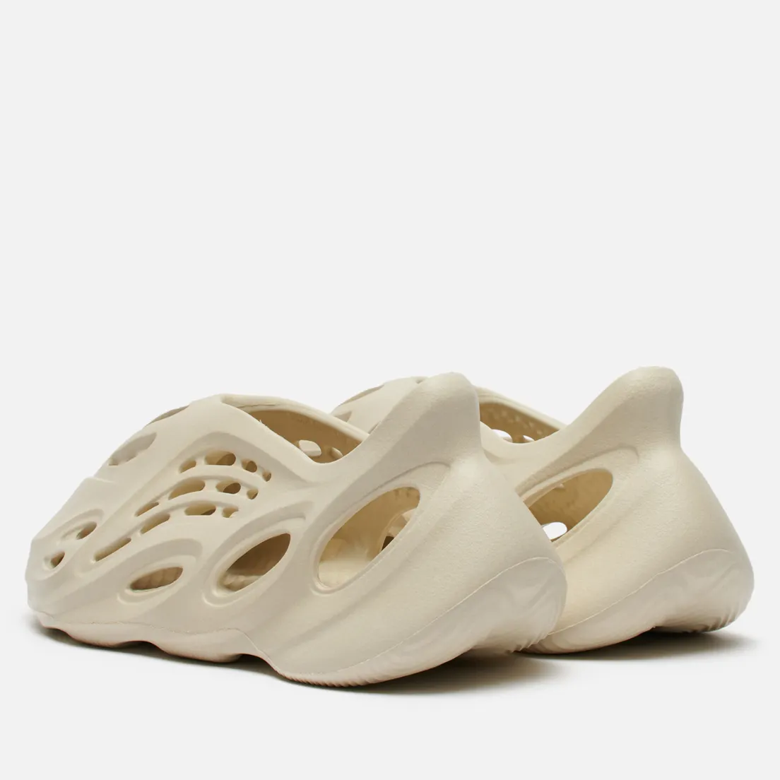 adidas Originals Сланцы YEEZY Foam Runner