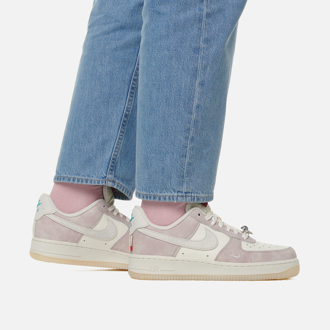 Nike Женские кроссовки Wmns Air Force 1 '07 LX