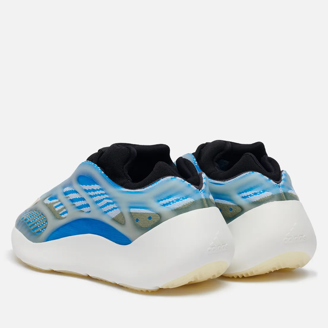 adidas Originals Кроссовки YEEZY 700 V3
