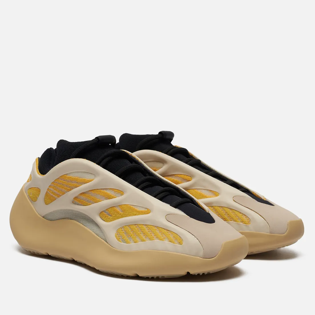 adidas Originals Кроссовки YEEZY 700 V3