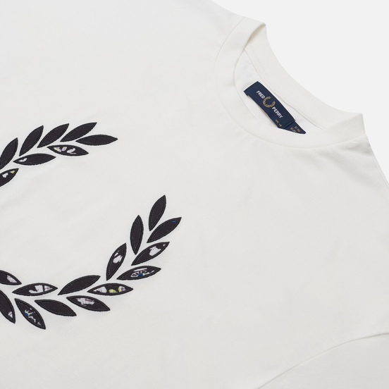 Женская футболка Fred Perry Floral Laurel Wreath Snow White