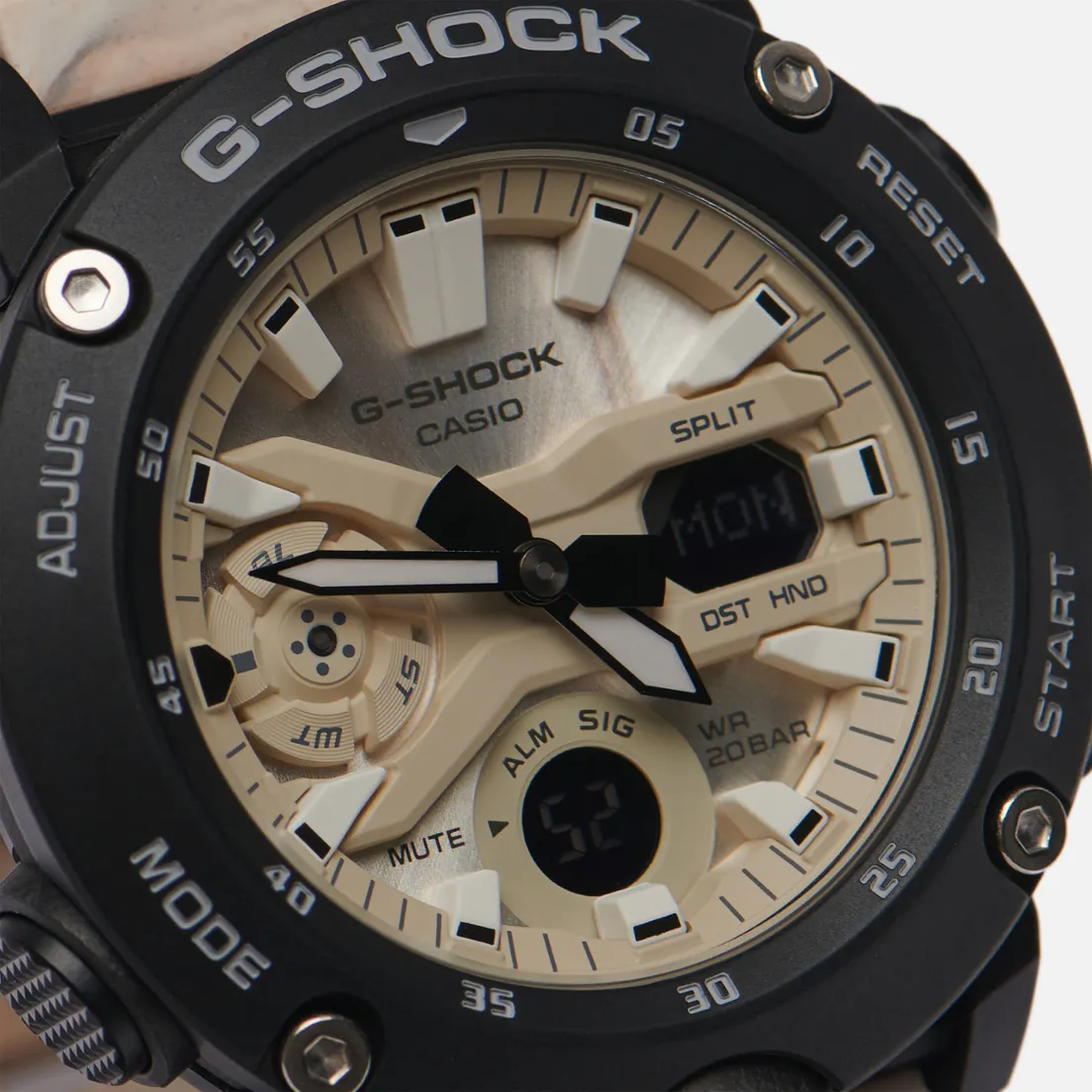CASIO Наручные часы G-SHOCK GA-2000WM-1AER Utility Wavy Mable