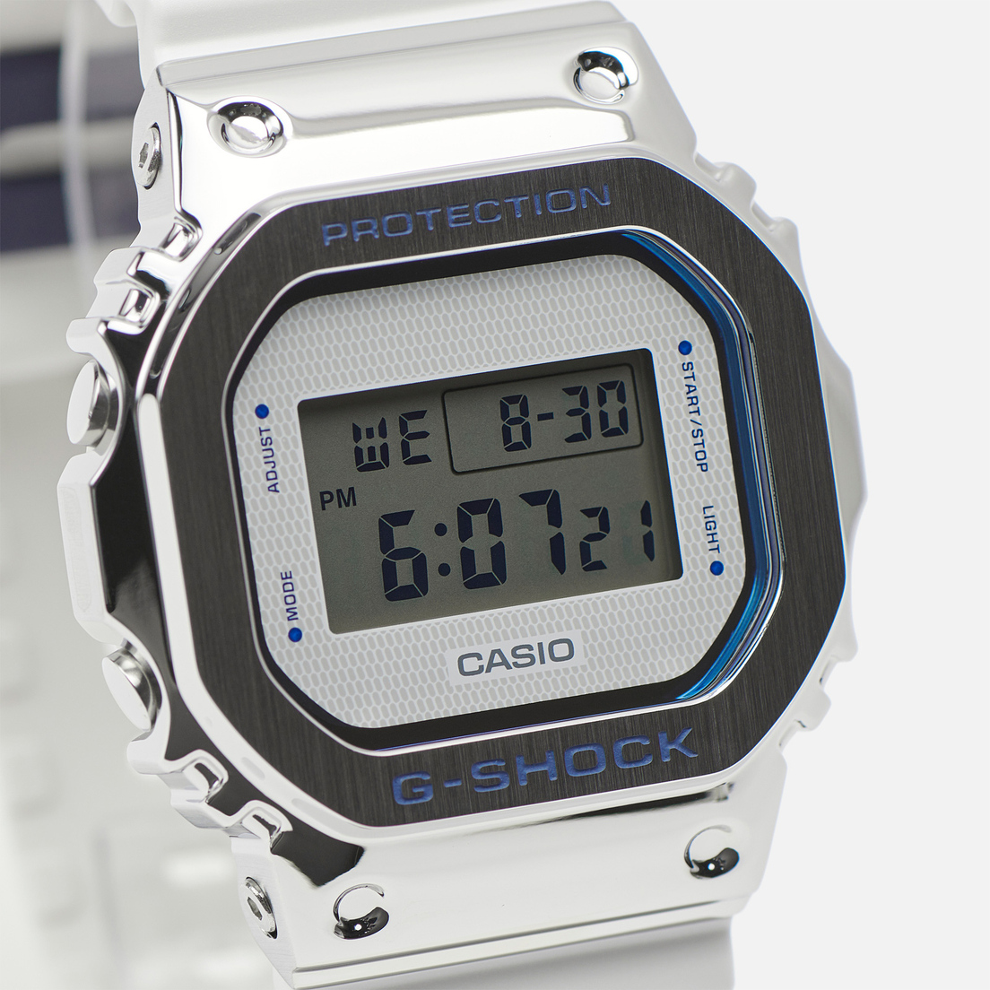 CASIO Наручные часы G-SHOCK GM-5600LC-7 Seasonal Pair