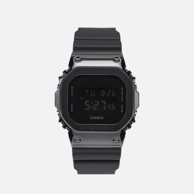Наручные часы CASIO G-SHOCK GM-5600UB-1