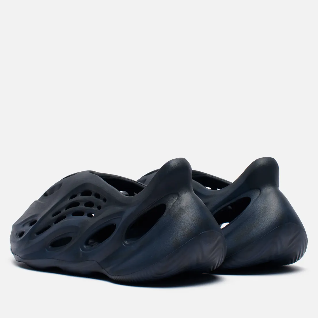 adidas Originals Сланцы YEEZY Foam Runner
