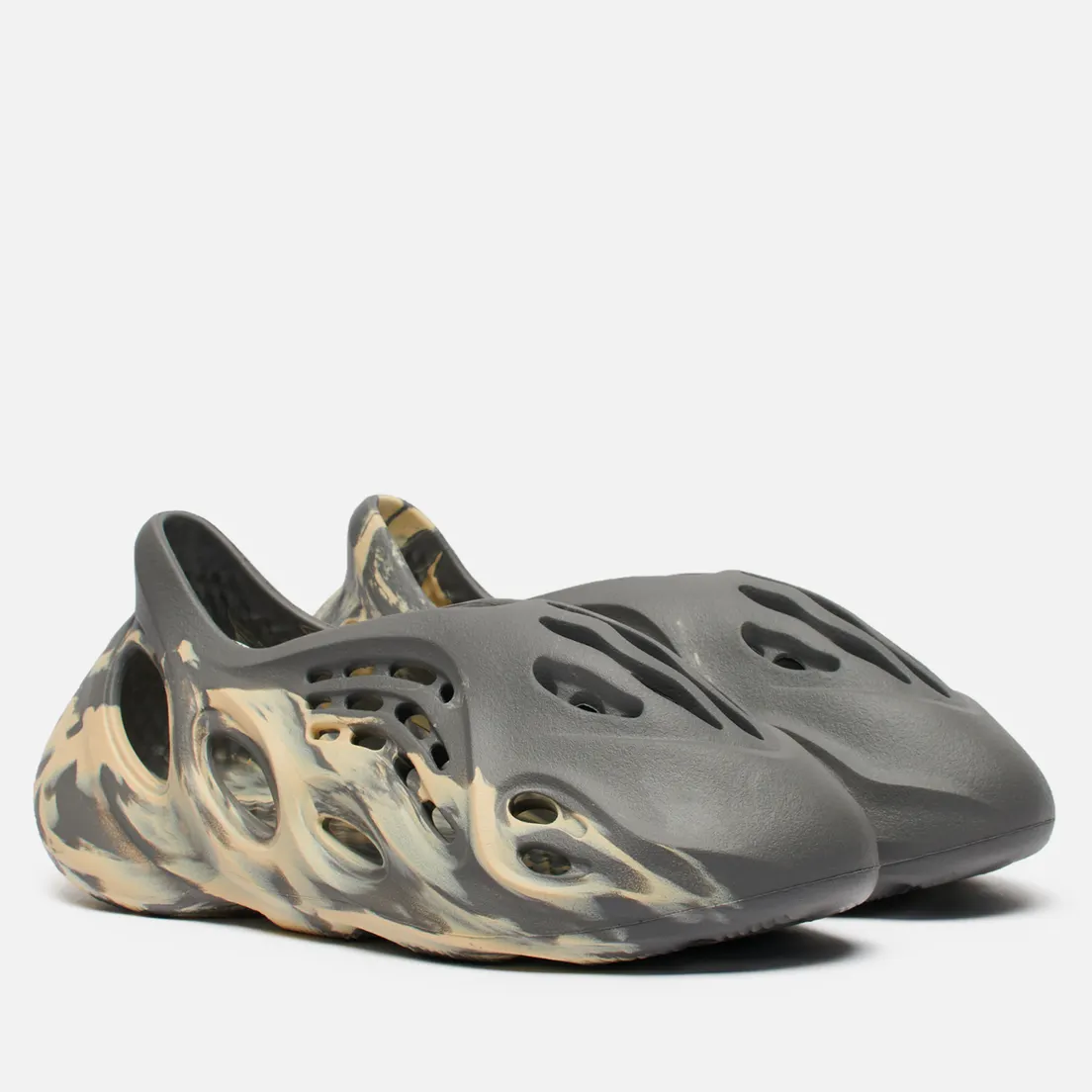 adidas Originals Сланцы YEEZY Foam Runner