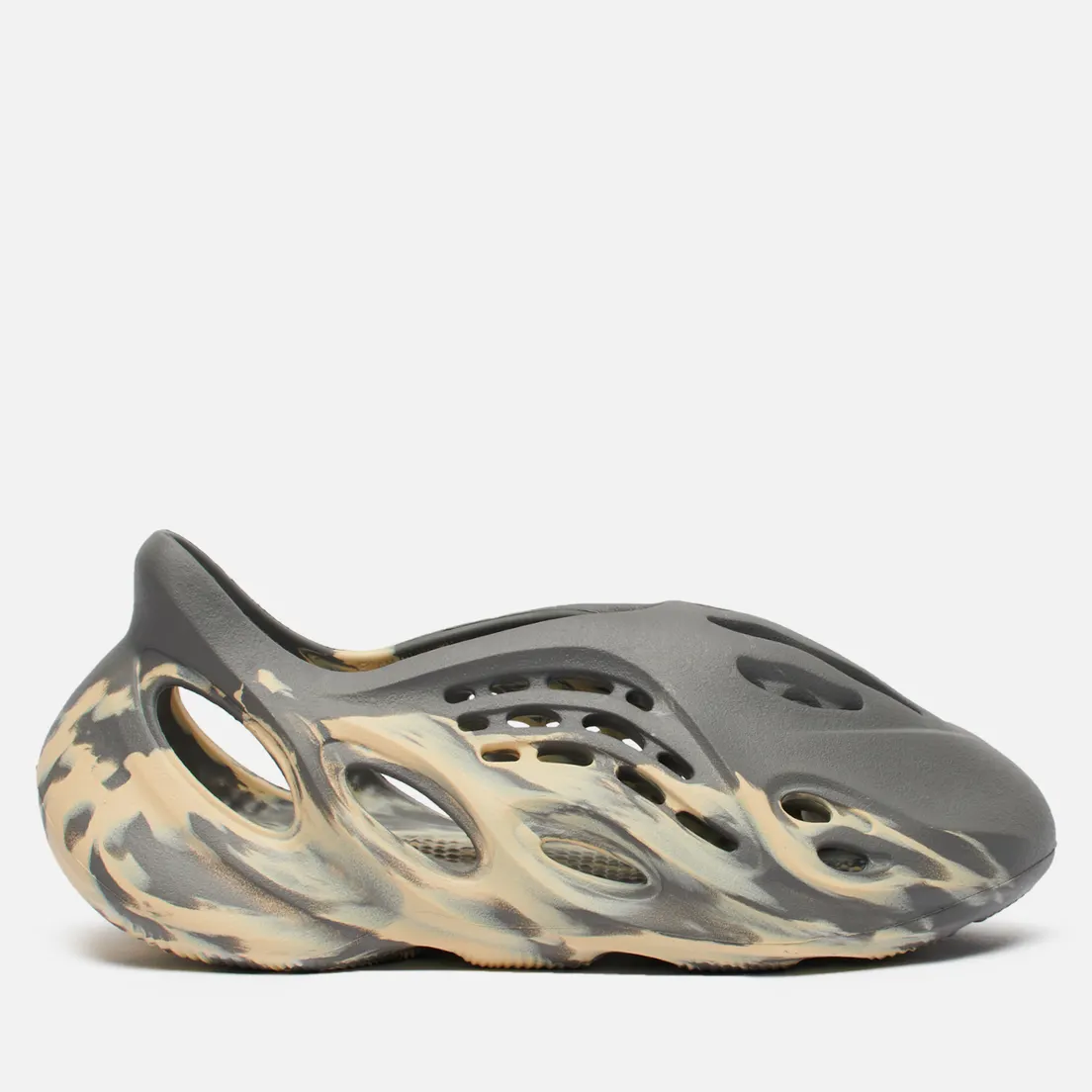 adidas Originals Сланцы YEEZY Foam Runner