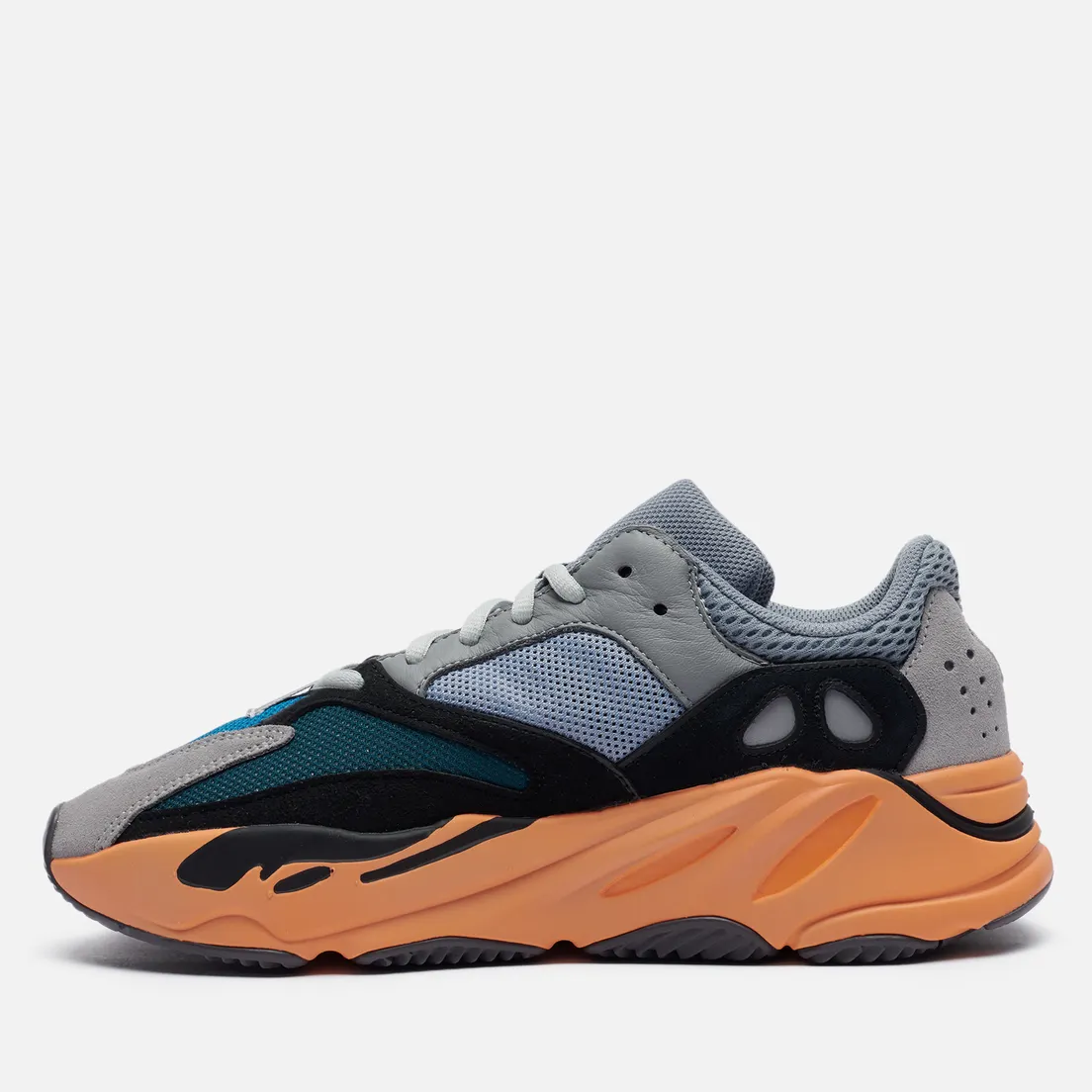 adidas Originals Кроссовки YEEZY Boost 700