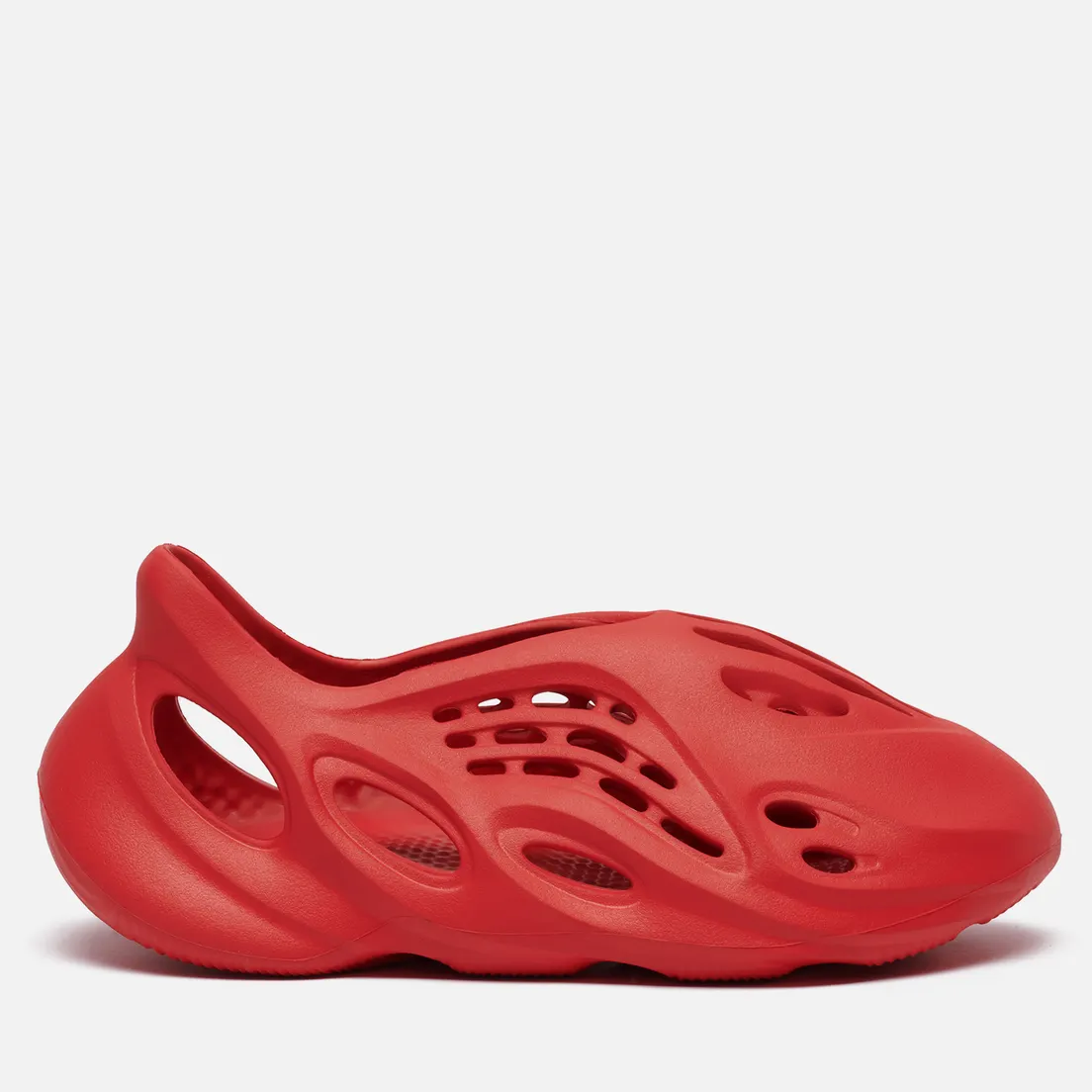 adidas Originals Сланцы YEEZY Foam Runner