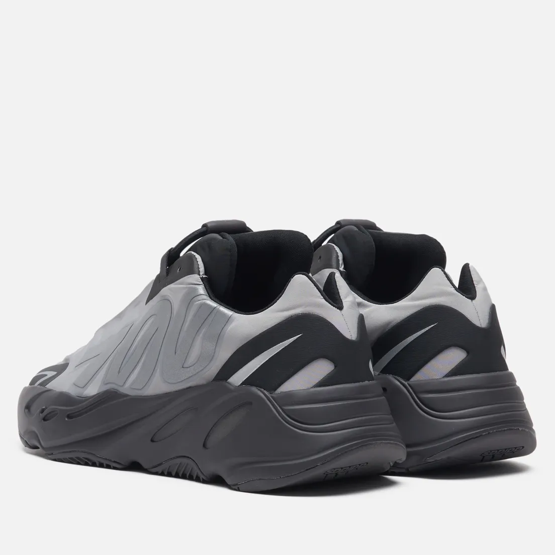 adidas Originals Кроссовки YEEZY Boost 700 MNVN