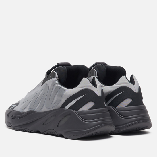 Кроссовки adidas Originals YEEZY Boost 700 MNVN Metallic/Metallic/Metallic